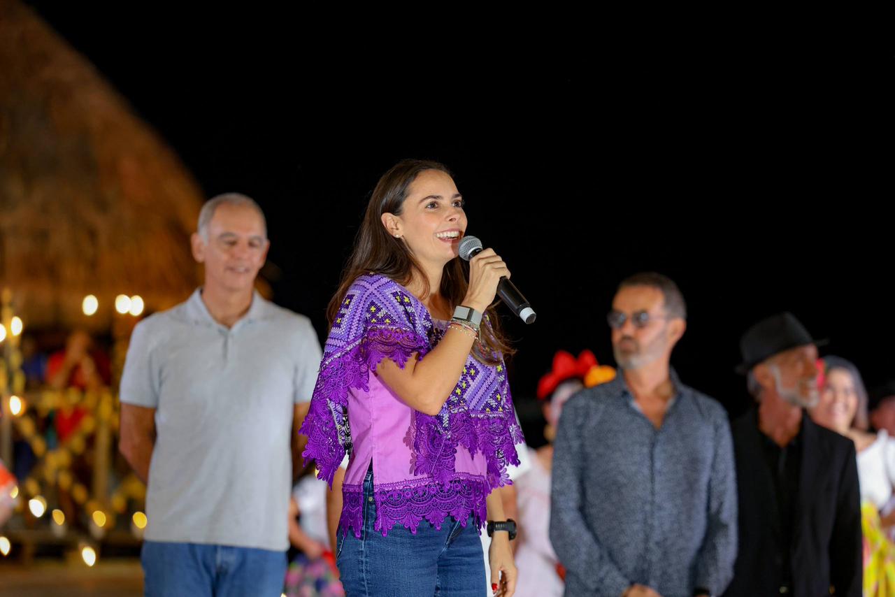 uploads/6/32/01 (2484).Jpeg